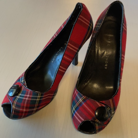 Adorable red plaid peep-toe Christmas pumps - Picture 2 of 7